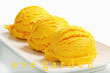 黄色のアイス